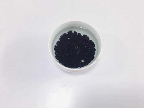 山药黑豆排骨汤步骤4
