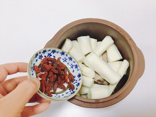 山药黑豆排骨汤步骤8