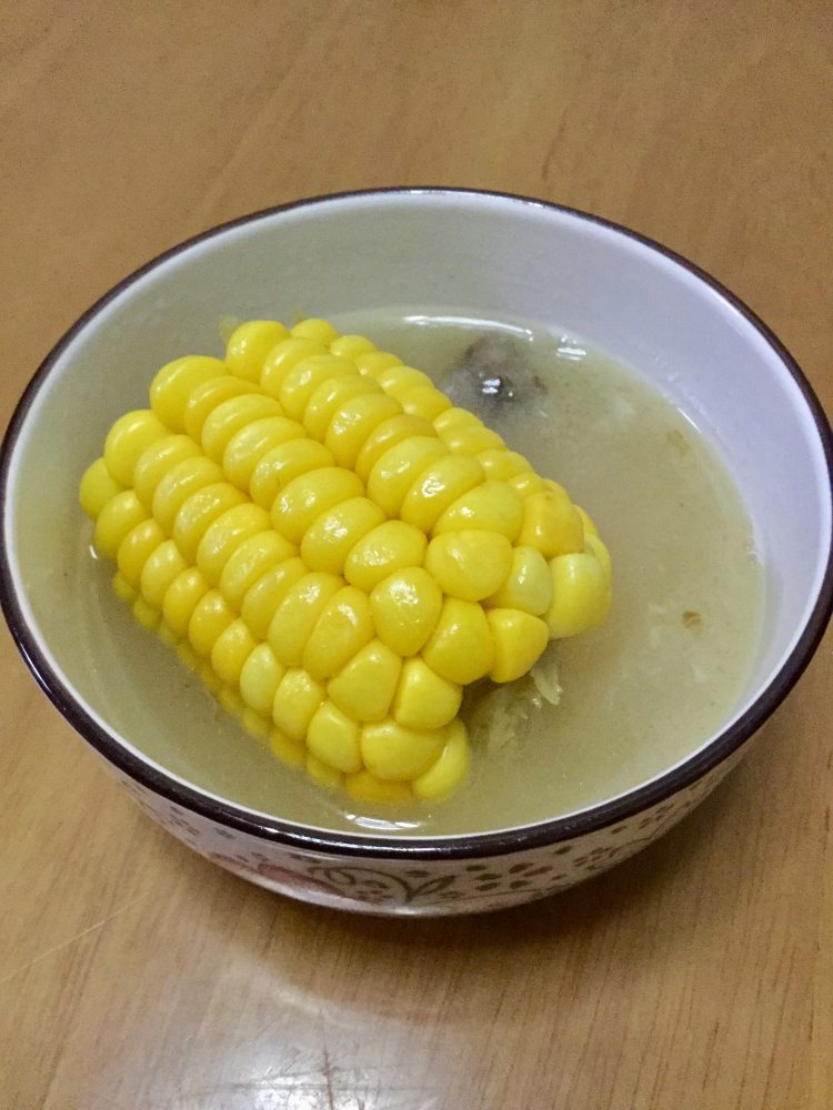 玉米鱼骨汤步骤6