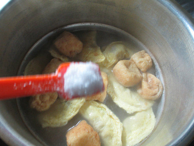 油豆腐蛋饺猪蹄汤步骤7