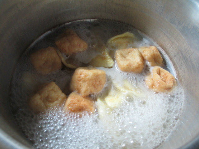 油豆腐蛋饺猪蹄汤步骤6