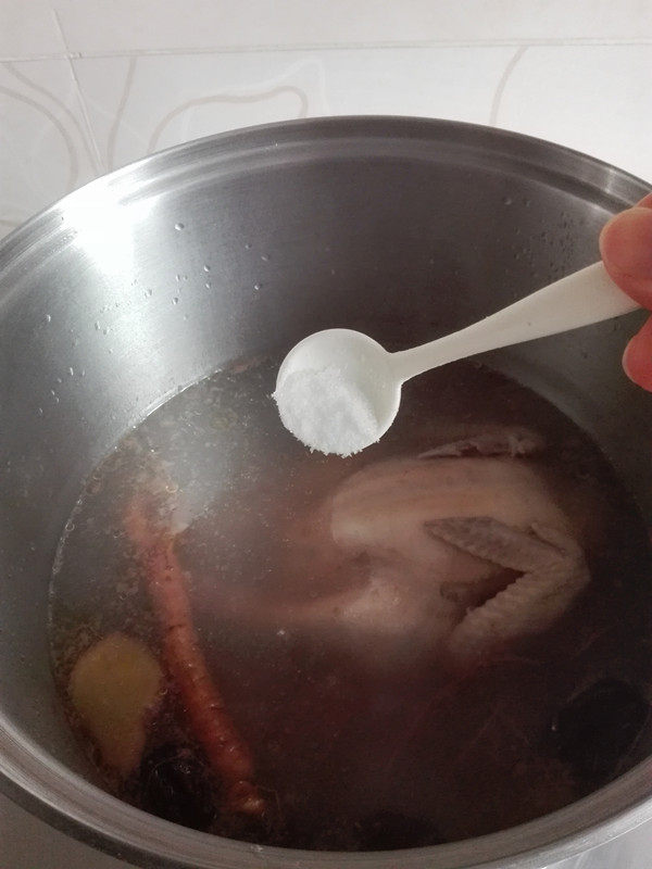 红枣参鸡汤步骤7