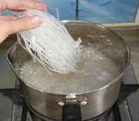 咖喱牛肉丸油豆腐粉汤步骤4