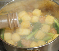 咖喱牛肉丸油豆腐粉汤步骤10