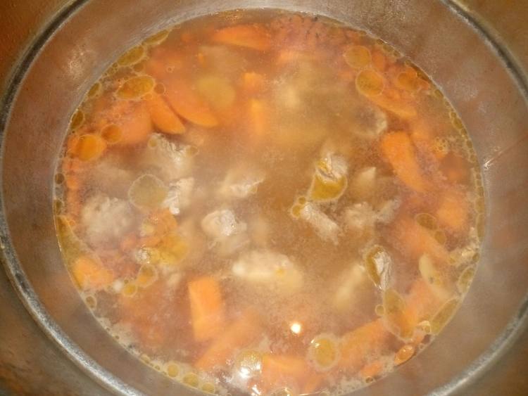 红萝卜煲鸡肉步骤4