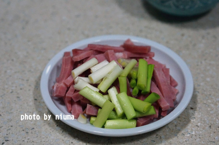 萝卜鲜汤年糕#本味家步骤1
