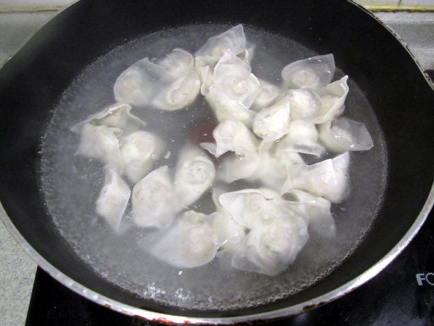 鲜肉菌菇馄饨步骤8