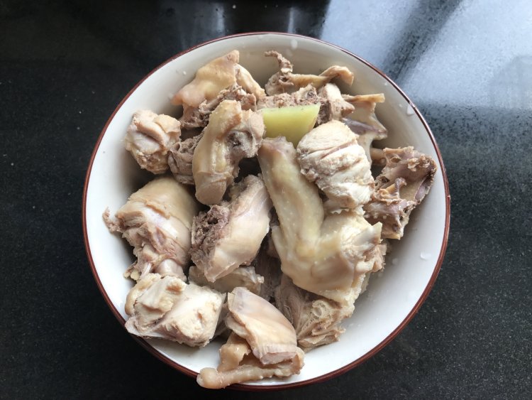 虫草花时蔬鸡汤#本味步骤1