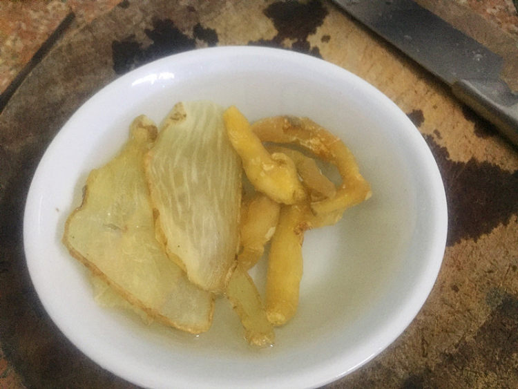 天麻玉竹鱼头汤步骤6