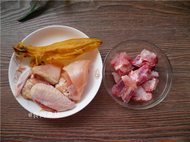 排骨鸡肉炖花胶步骤1