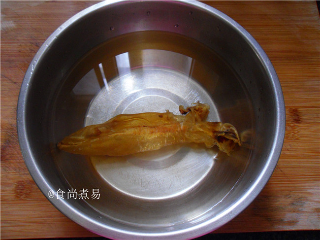 排骨鸡肉炖花胶步骤2