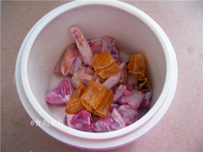 排骨鸡肉炖花胶步骤5