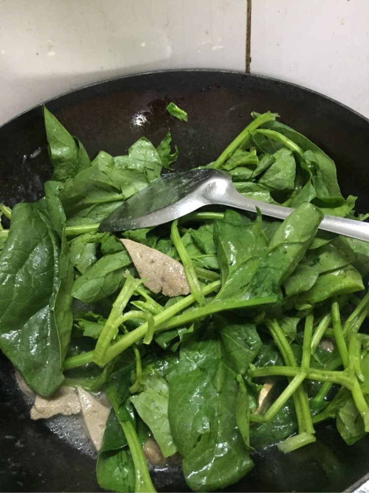 菠菜猪肝瘦肉汤步骤5