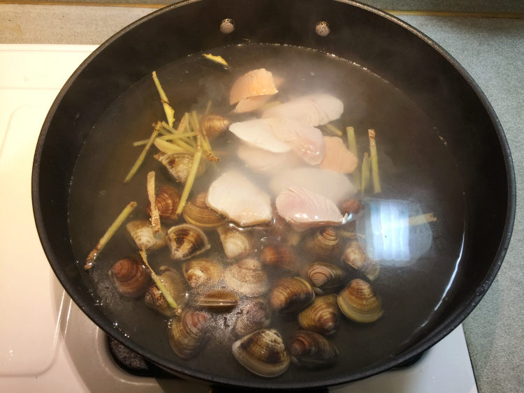 蛤蜊鲜鱼汤面步骤9