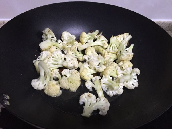 三鲜花菜汤步骤4