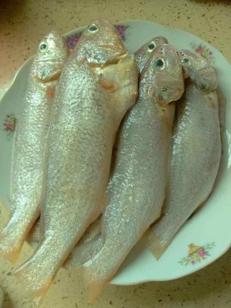 小黄鱼豆腐汤步骤1