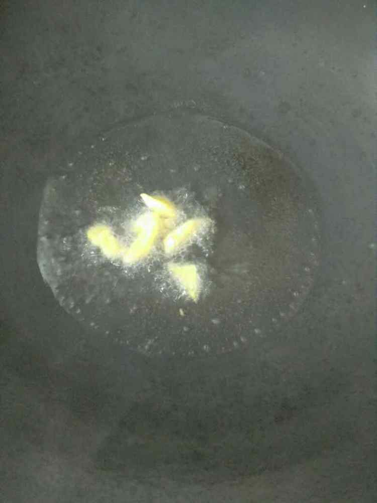 小黄鱼豆腐汤步骤3
