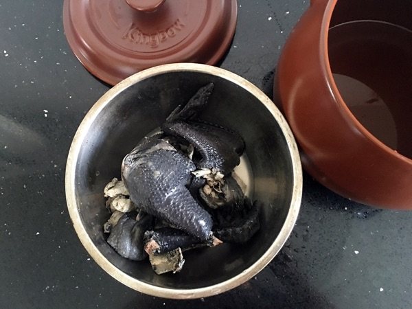 红枣枸杞桂圆乌鸡汤步骤2