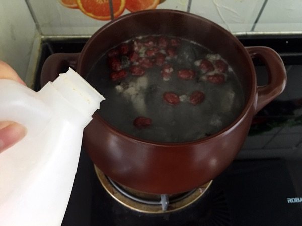红枣枸杞桂圆乌鸡汤步骤5