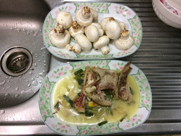 磨菇汤#非转基因金龙步骤2