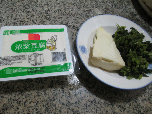 雪菜冬笋豆腐汤步骤1