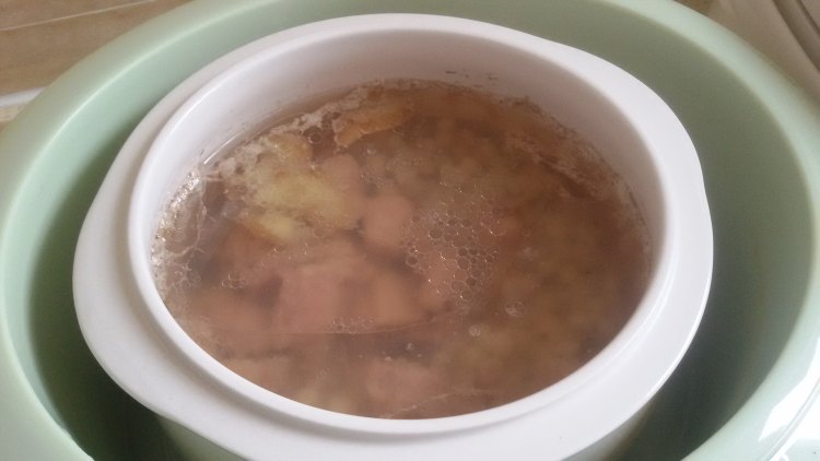 清炖薏米排骨汤步骤6