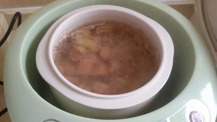 清炖薏米排骨汤步骤7