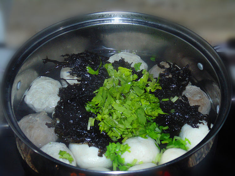 潮汕家常菜--肉丸紫菜步骤4