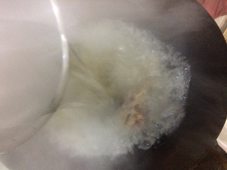 萝卜丝泥猛鱼汤步骤4