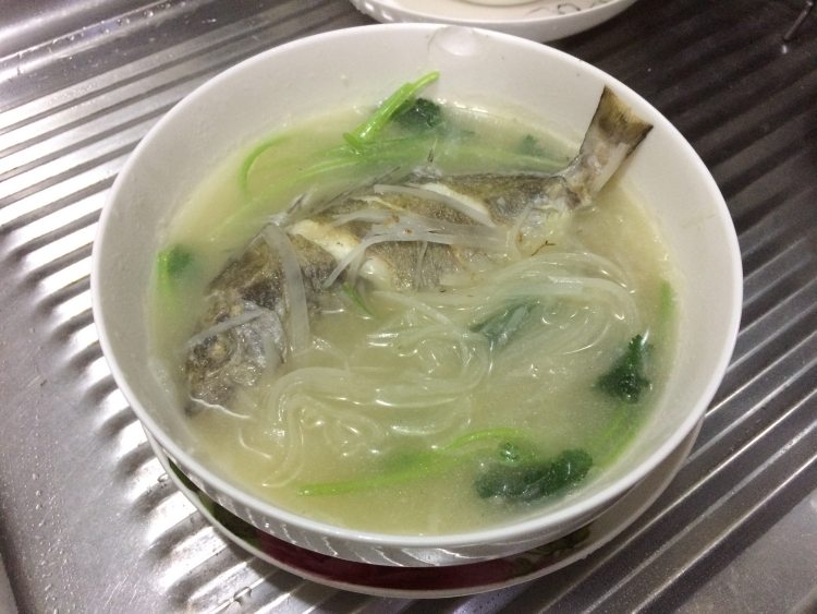 萝卜丝泥猛鱼汤步骤9