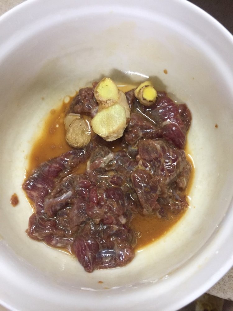 油麦菜牛肉汤步骤2