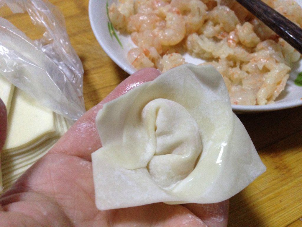 鲜虾馄饨步骤8