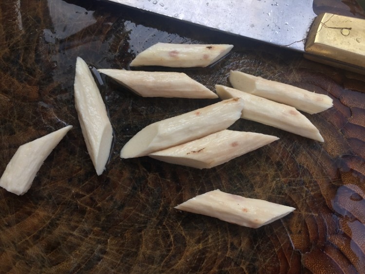 牛蒡红枣煲土鸡步骤1