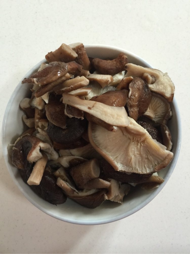 香菇土鸡汤步骤2
