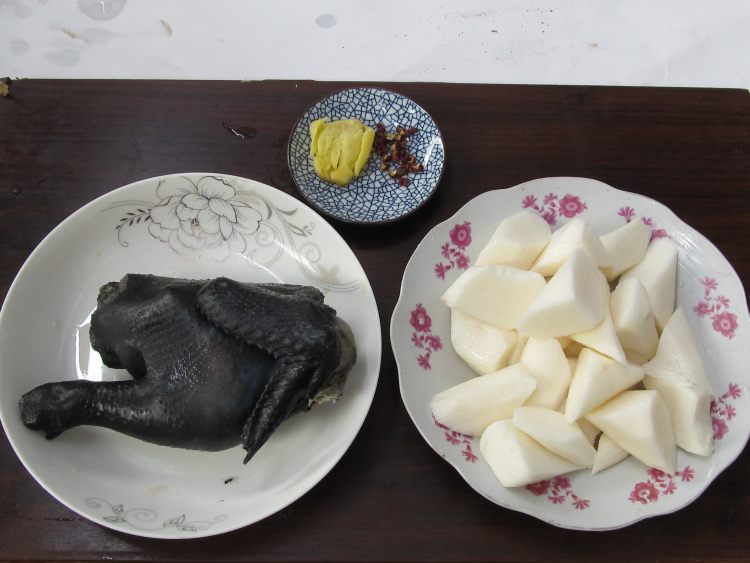 山药乌鸡汤步骤3