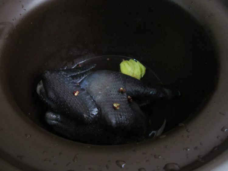 山药乌鸡汤步骤4
