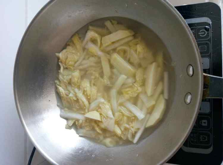 白菜炖土豆步骤6