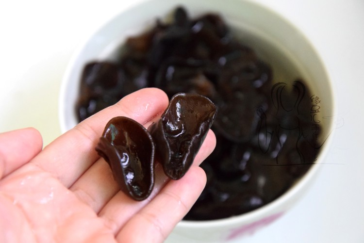 黑豆木耳乌鸡汤步骤3