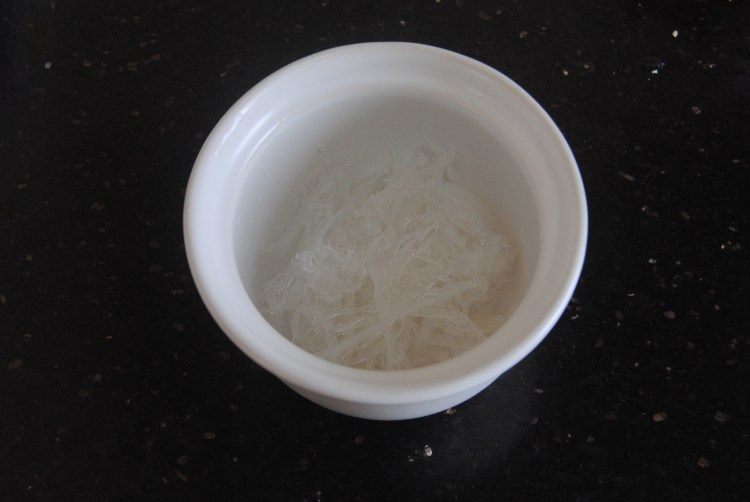 蔓越莓桃胶炖燕窝步骤8