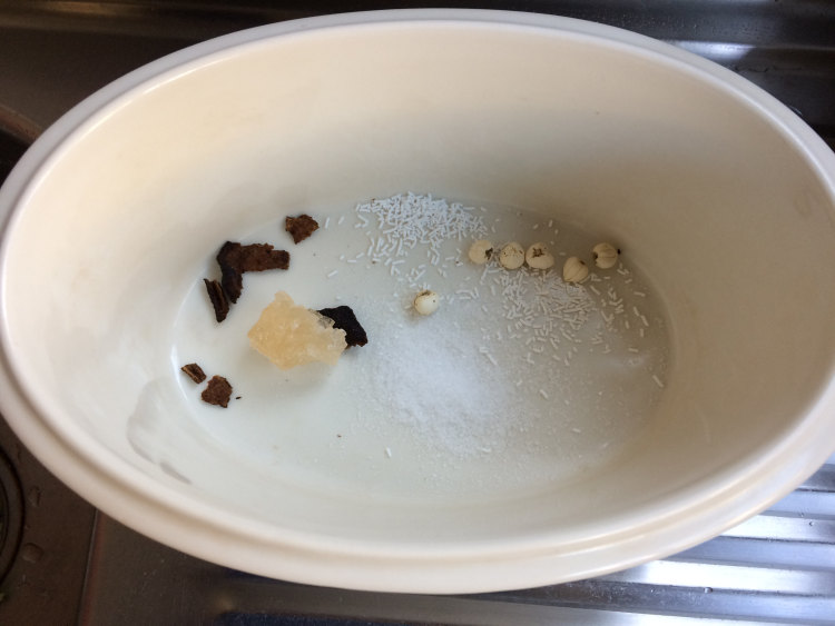 双雪川贝炖猪肺步骤2