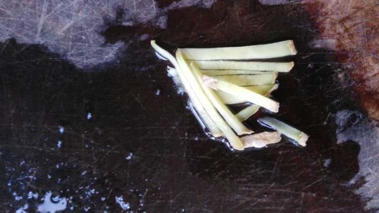 花旗参瘦肉炖汤步骤3