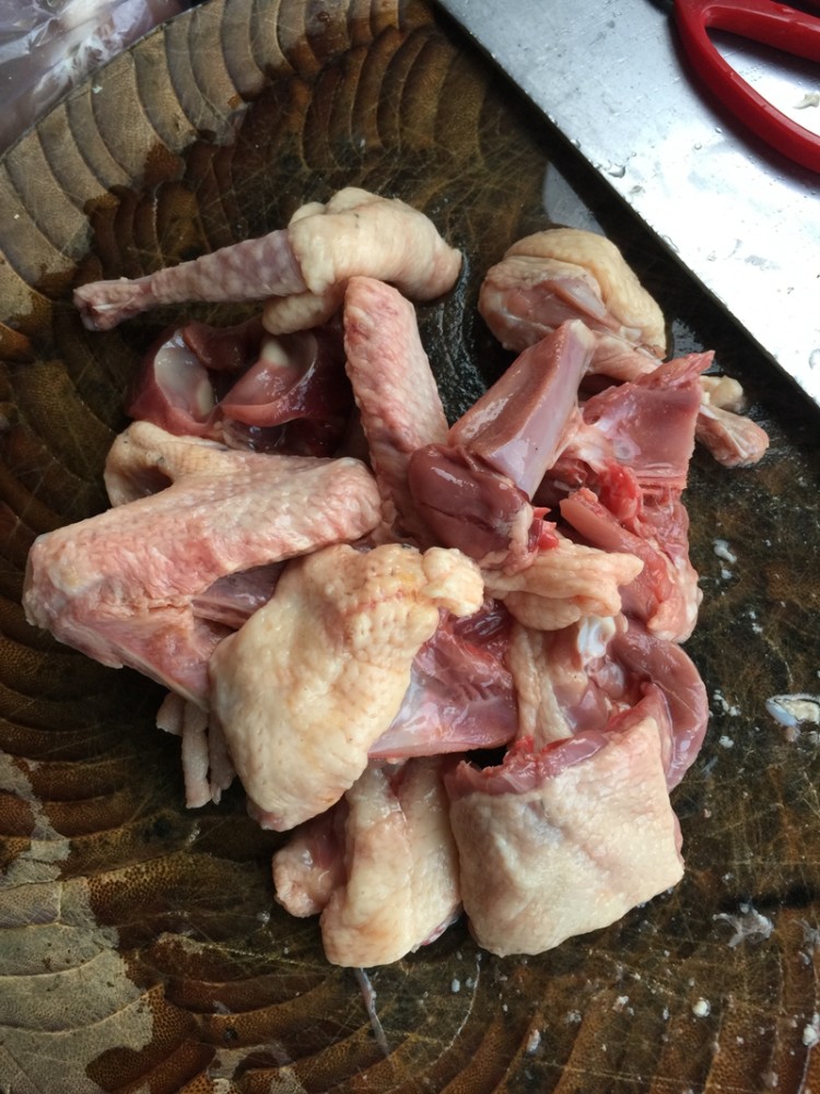 香菇炖乳鸽步骤1