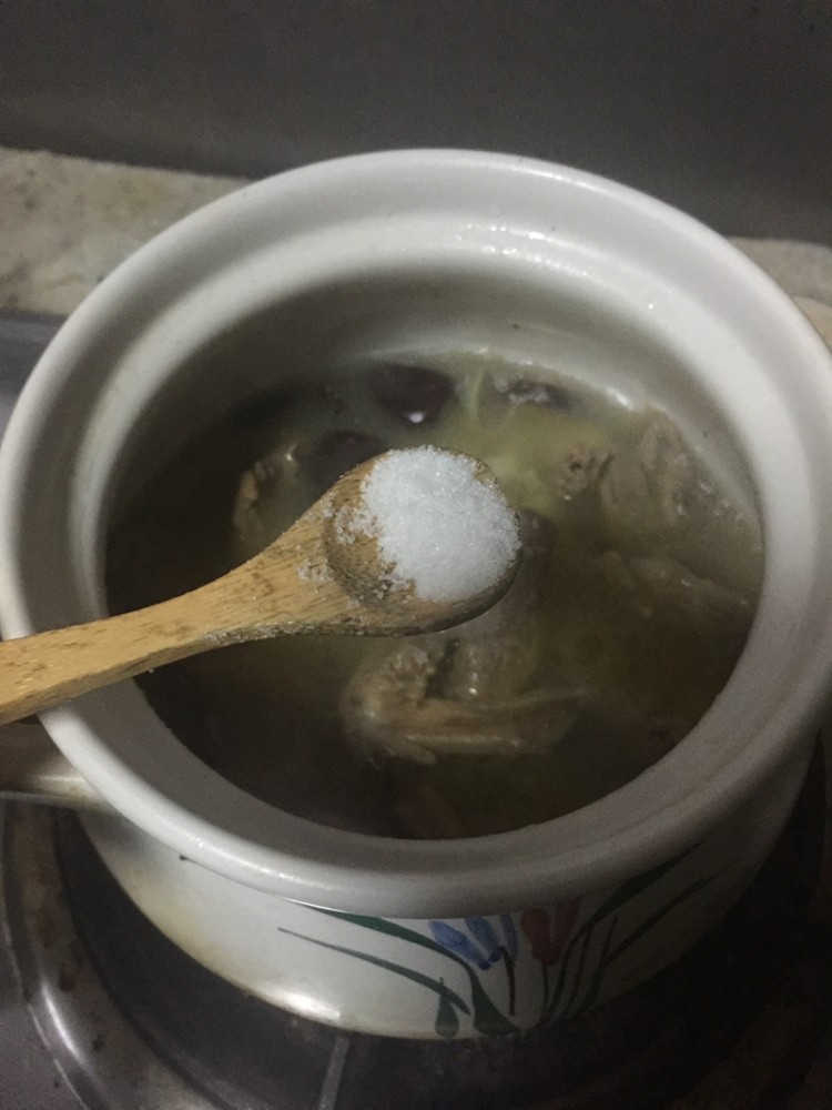 香菇炖乳鸽步骤10