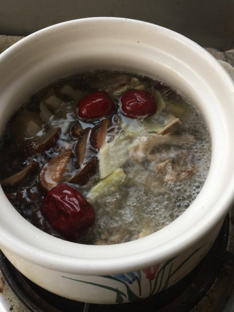香菇炖乳鸽步骤9