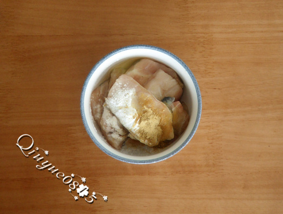木耳番茄鱼片汤步骤2