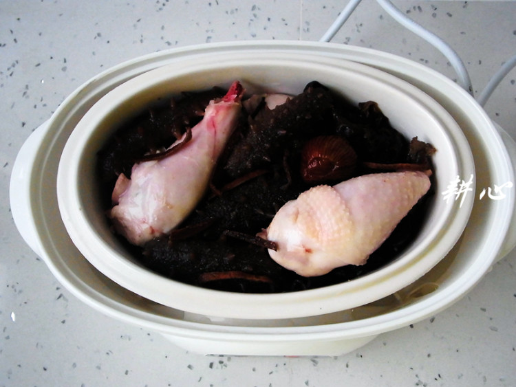 陈皮刺参炖鸡步骤4