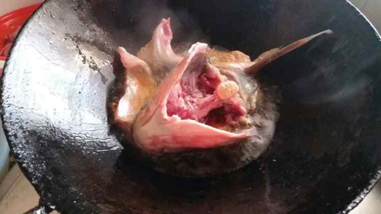 鱼骨豆腐汤步骤3
