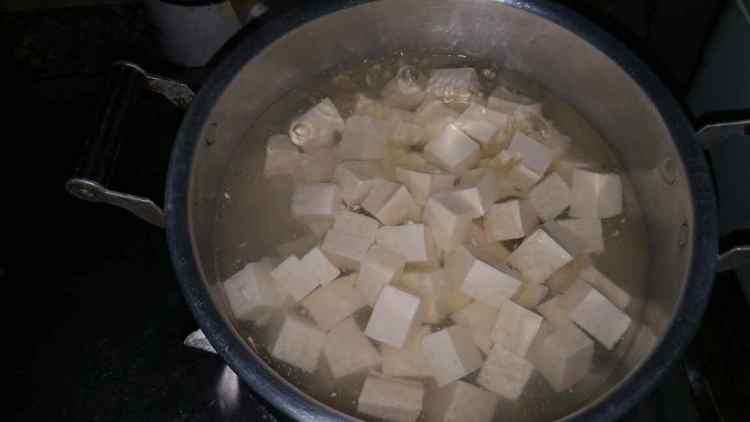 鱼骨豆腐汤步骤6