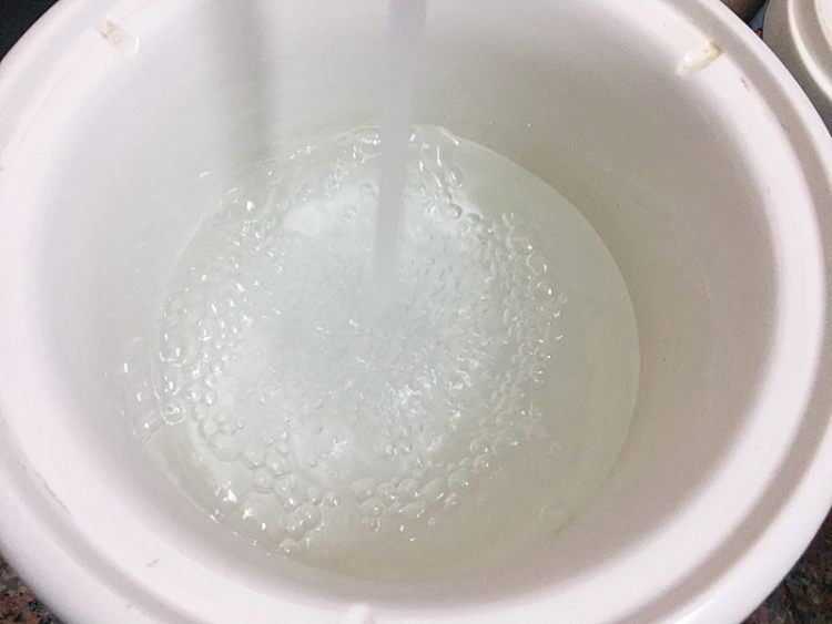 瑶柱陈肾煲菜干步骤6