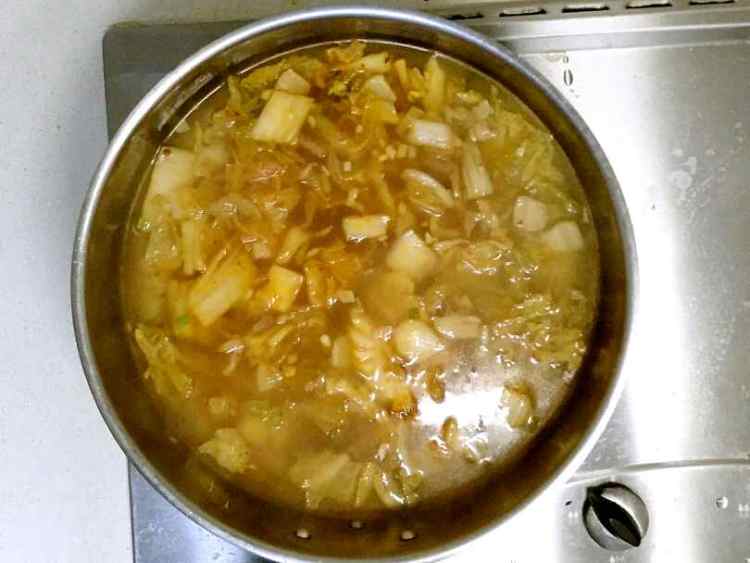 辣白菜炖豆腐汤步骤5